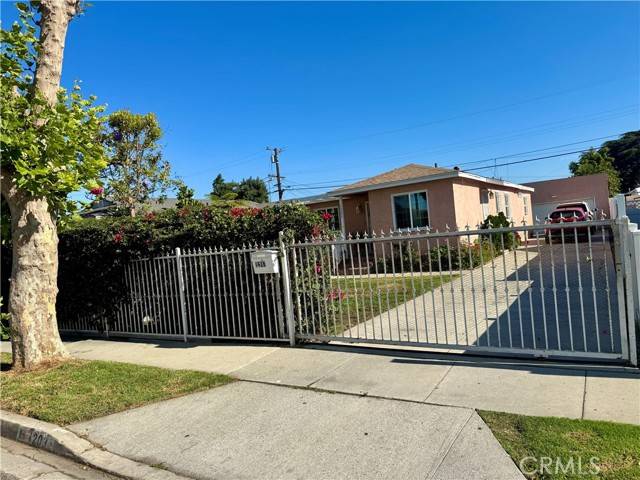 Compton, CA 90222,1203 W 134th Place