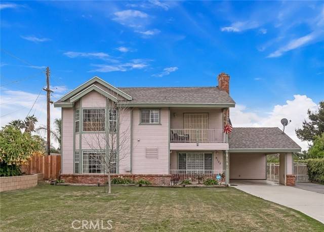 Fontana, CA 92335,9105 Tamarind Avenue