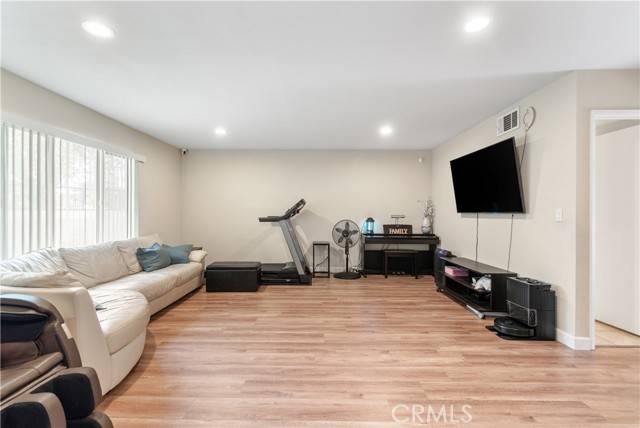 South Gate, CA 90280,5950 Imperial #96