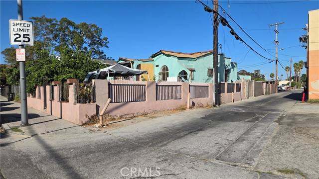 Los Angeles, CA 90016,2540 Hauser Boulevard