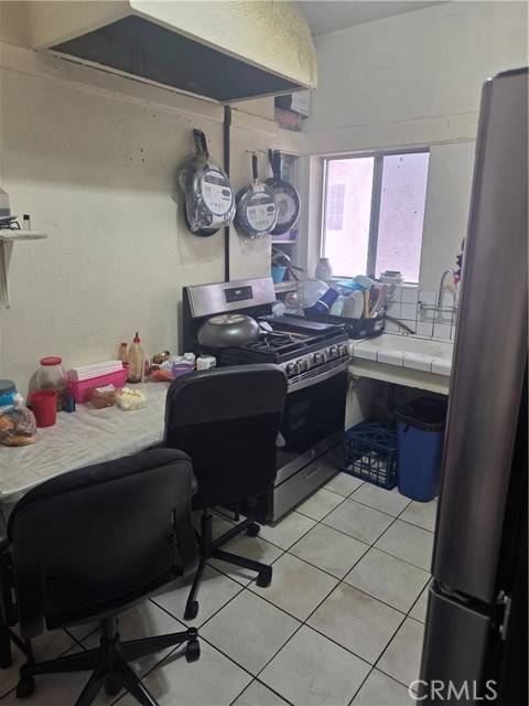 Los Angeles, CA 90037,134 W Vernon Avenue