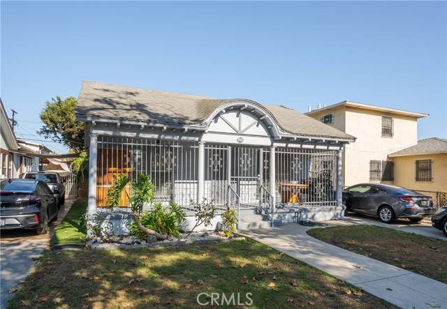 Los Angeles, CA 90018,2936 Edgehill Drive