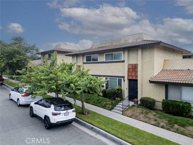 La Habra, CA 90631,581 W Greenwood Avenue #6