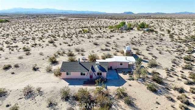 Joshua Tree, CA 92252,66270 Brants Cross