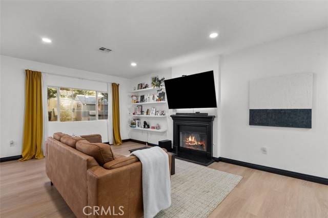 Sylmar (los Angeles), CA 91342,13372 Hyland