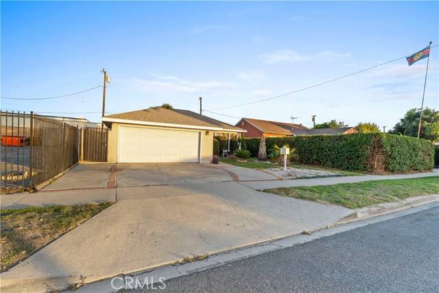 Lynwood, CA 90262,12318 Halo