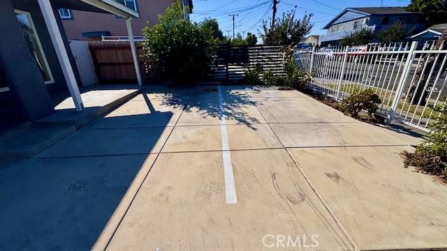 Los Angeles, CA 90044,1026 W 108th