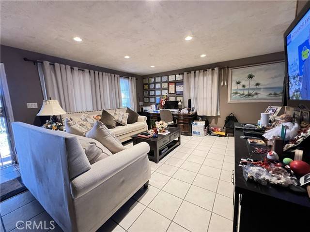 Azusa, CA 91702,828 N Angeleno