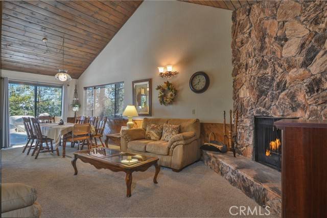 Lake Arrowhead, CA 92352,864 Nadelhorn Drive