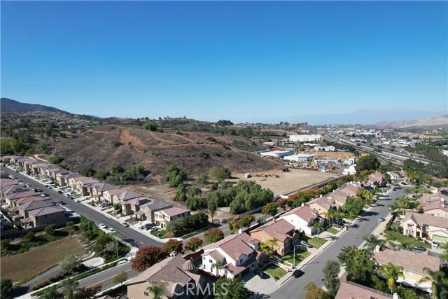 Corona, CA 92883,22355 Forest Boundary Road