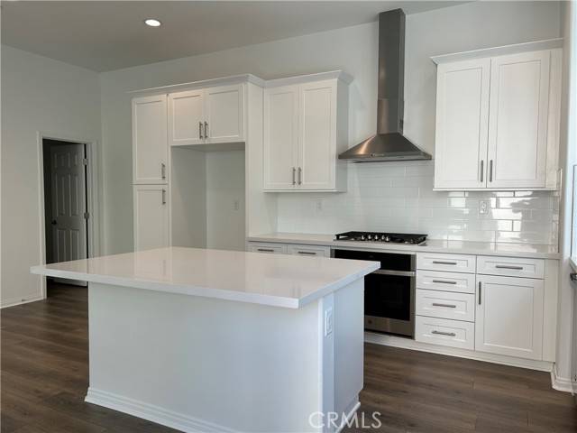 Valencia (santa Clarita), CA 91381,27385 Snow Creek Place