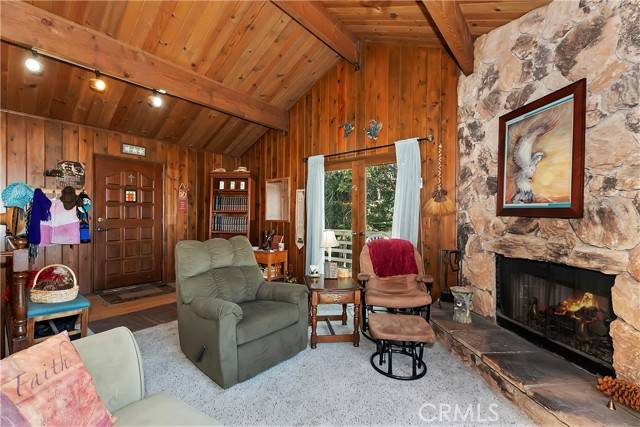 Lake Arrowhead, CA 92352,763 E Victoria Court