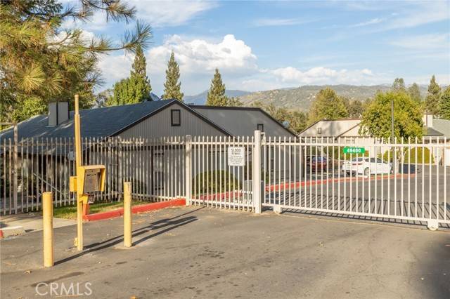 Oakhurst, CA 93644,49400 River Park Road #17