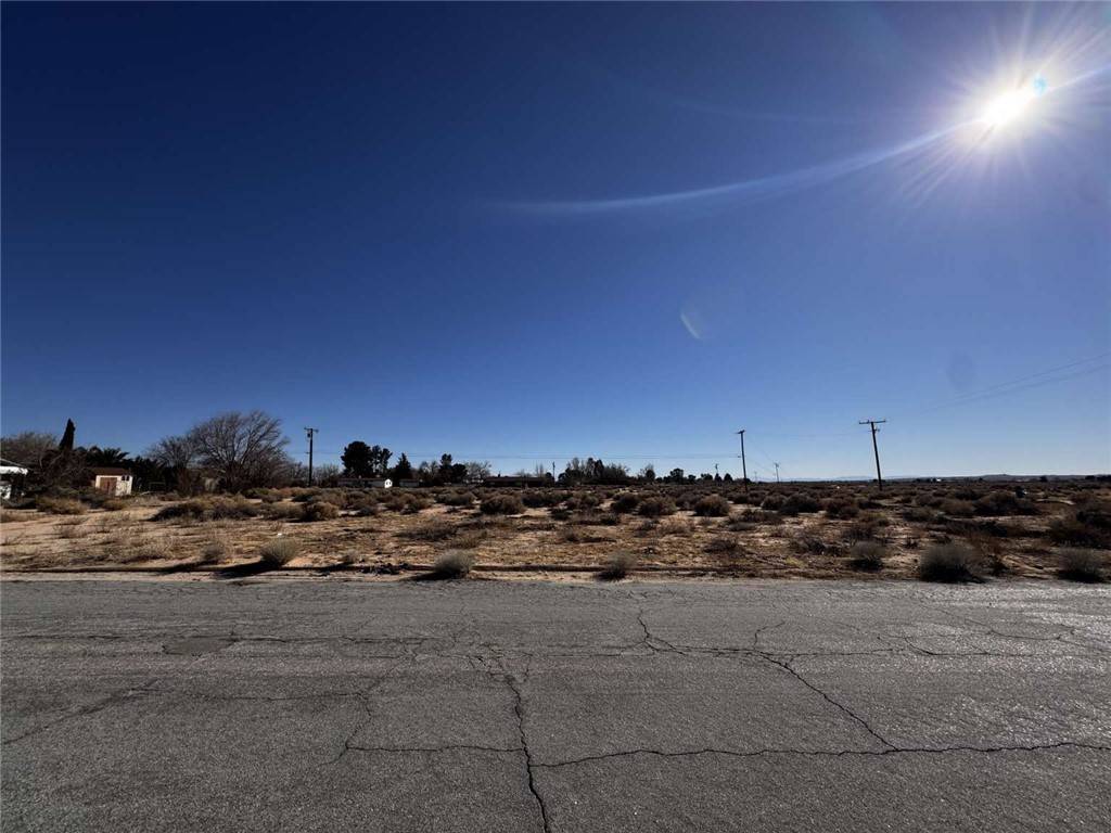 North Edwards, CA 93523,16720 Mountain View Avenue