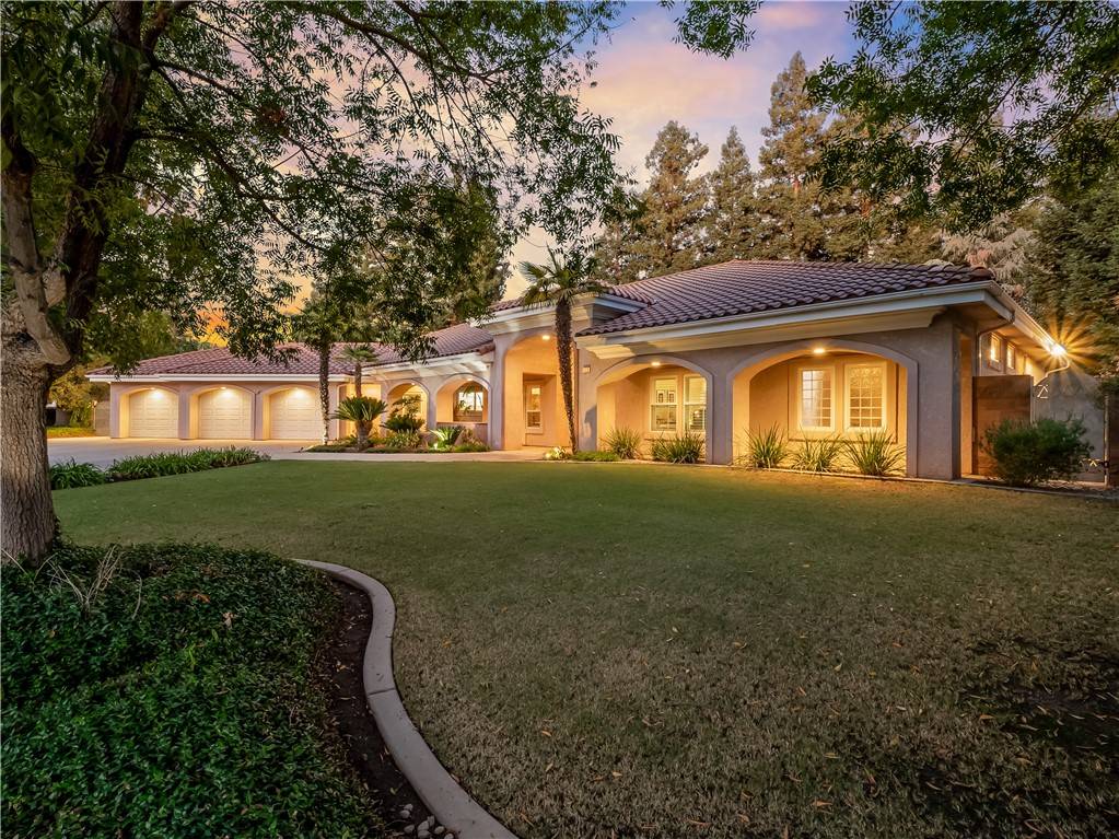 Fresno, CA 93711,6660 N St Catherine Court