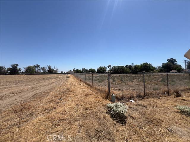 Hanford, CA 93230,1 E 3rd Street