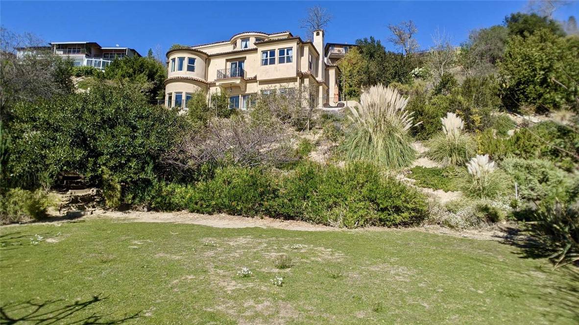 La Canada Flintridge, CA 91011,4430 Rosebank Drive