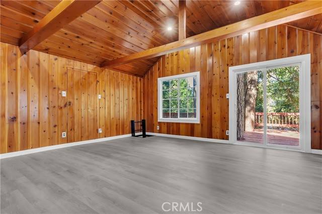 Crestline, CA 92325,22789 Laurel Lane