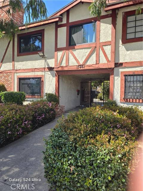 Arleta (los Angeles), CA 91331,13961 Osborne Street #108