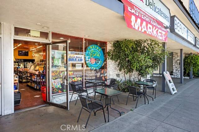 Valley Village, CA 91607,12512 Magnolia Boulevard