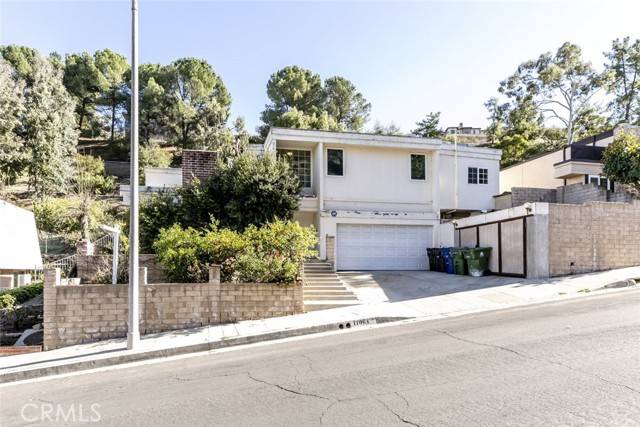 Encino (los Angeles), CA 91436,17064 Escalon Drive