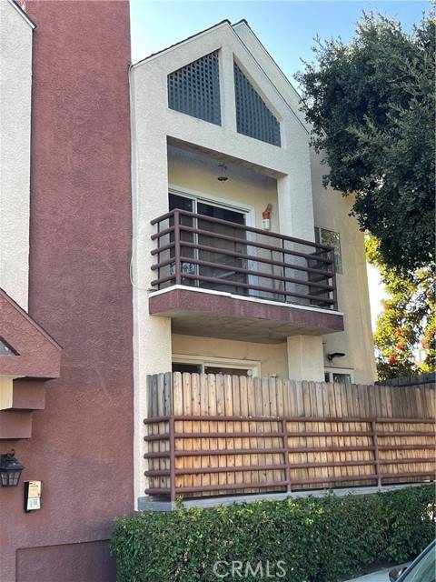 Tujunga (los Angeles), CA 91042,10119 Pinewood Avenue #208