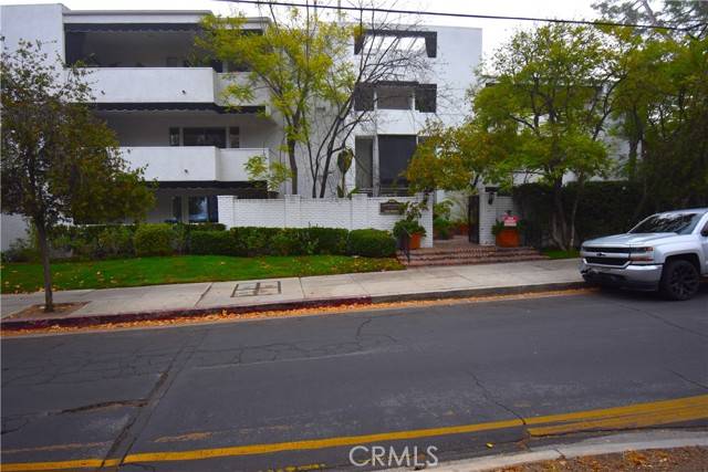 Encino (los Angeles), CA 91316,4950 Louise Avenue #103