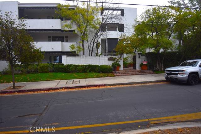 Encino (los Angeles), CA 91316,4950 Louise Avenue #103