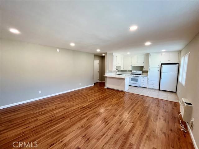 Glendale, CA 91202,455 W Dryden Street #19