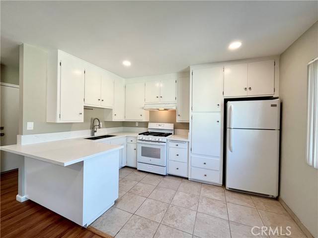 Glendale, CA 91202,455 W Dryden Street #19