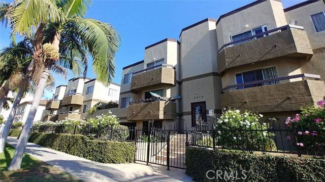 Los Angeles, CA 90038,6016 Romaine Street #213