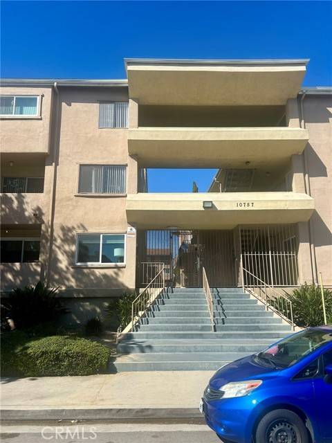 North Hollywood (los Angeles), CA 91602,10757 Hortense Street #307