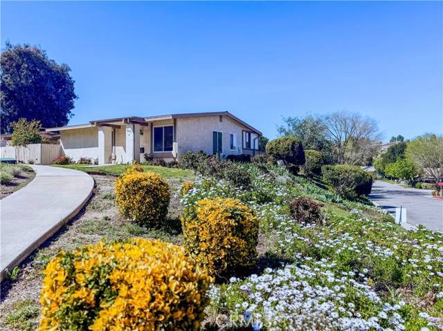 Newhall (santa Clarita), CA 91321,26371 Oak Highland Drive #A