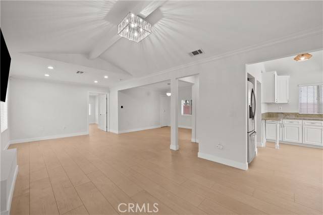 Sherman Oaks, CA 91403,5025 Noble Avenue