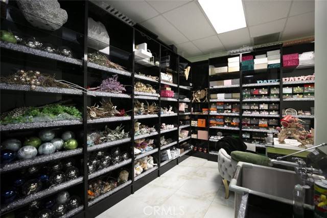 North Hollywood (los Angeles), CA 91605,12643 Sherman Way