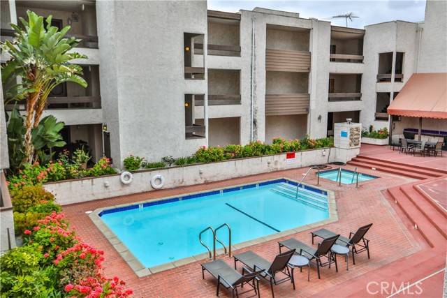 Glendale, CA 91202,1325 Valley View Road #210