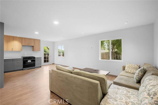 Sunland (los Angeles), CA 91040,10377 Mcbroom Street #B