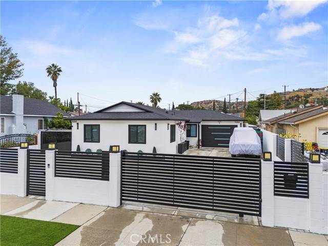 Sun Valley (los Angeles), CA 91352,10263 Strathern Street