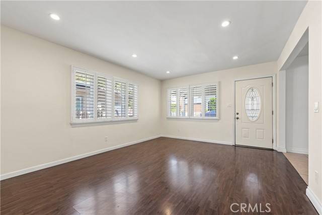 Sunland (los Angeles), CA 91040,10823 Mcvine Avenue
