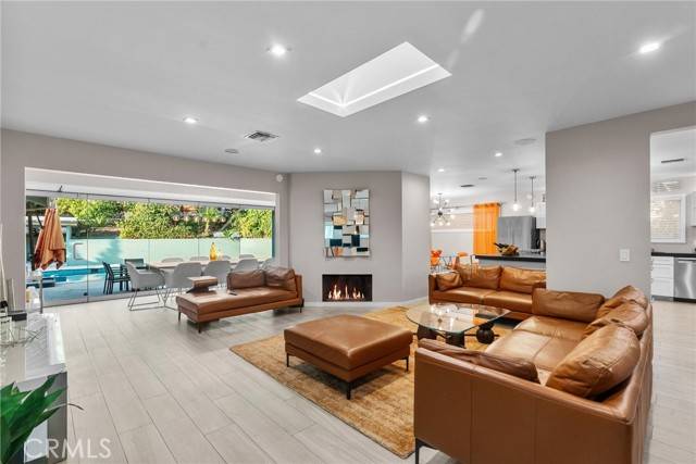 La Crescenta, CA 91214,3051 Gertrude Avenue