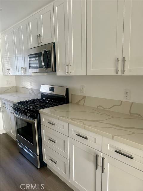 Glendale, CA 91203,333 Burchett Street #203