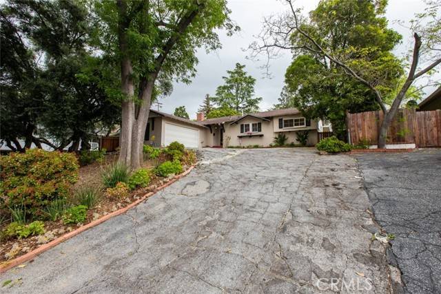 La Canada Flintridge, CA 91011,4526 La Granada Way