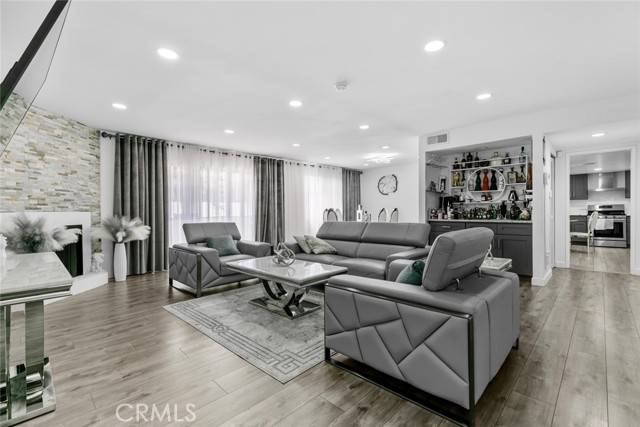 Panorama City (los Angeles), CA 91402,8801 Cedros Avenue #7