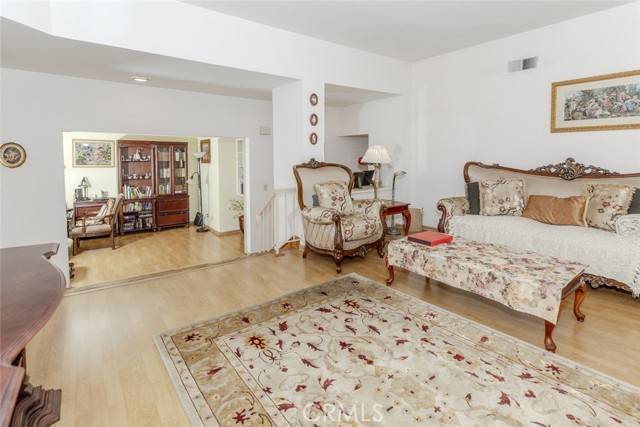 Glendale, CA 91202,1313 Valley View Road #202