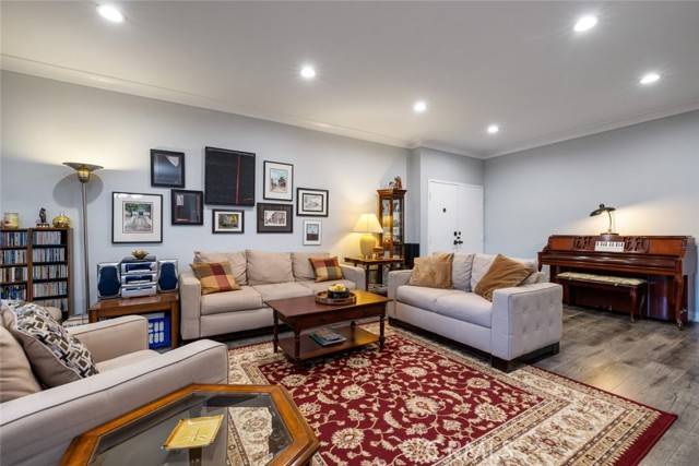 Glendale, CA 91206,234 N Kenwood Street #106