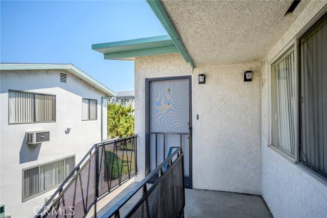 Glendale, CA 91203,351 Salem Street #4