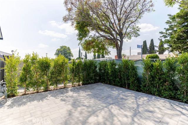 North Hollywood (los Angeles), CA 91605,11937 Burton Street