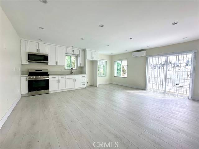 North Hollywood (los Angeles), CA 91601,5820 Lankershim #3