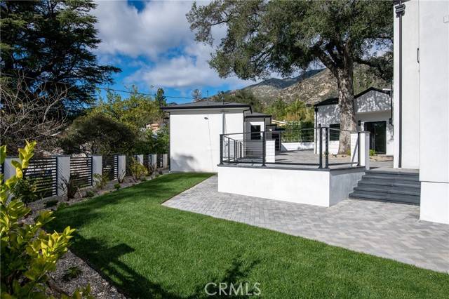 La Crescenta, CA 91214,3011 Frances