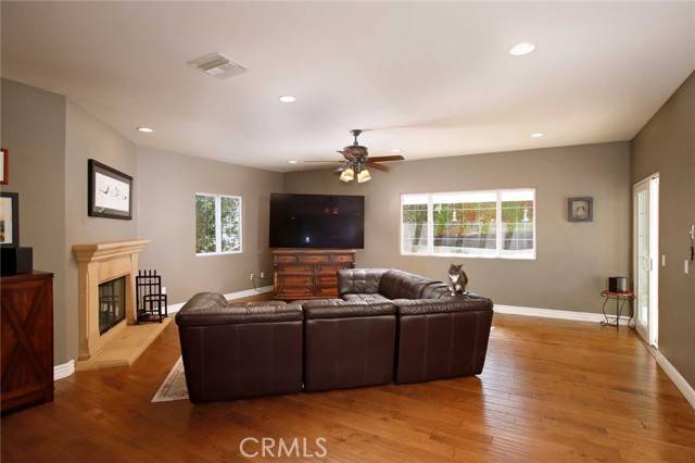 Thousand Oaks, CA 91362,1595 E Avenida De Las Flores